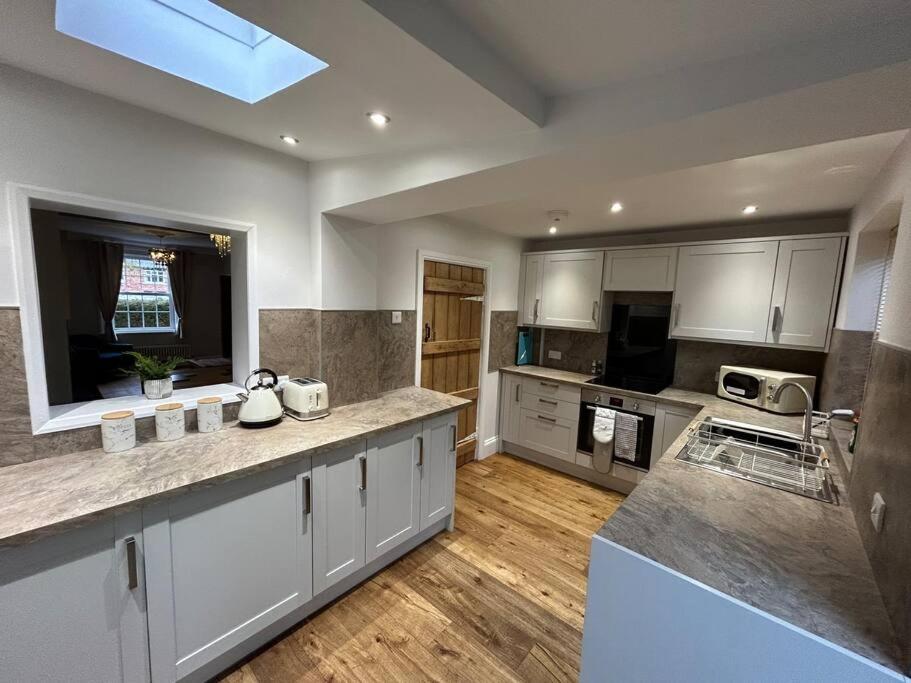 2 Bedroom Full Of Character Holiday home *
