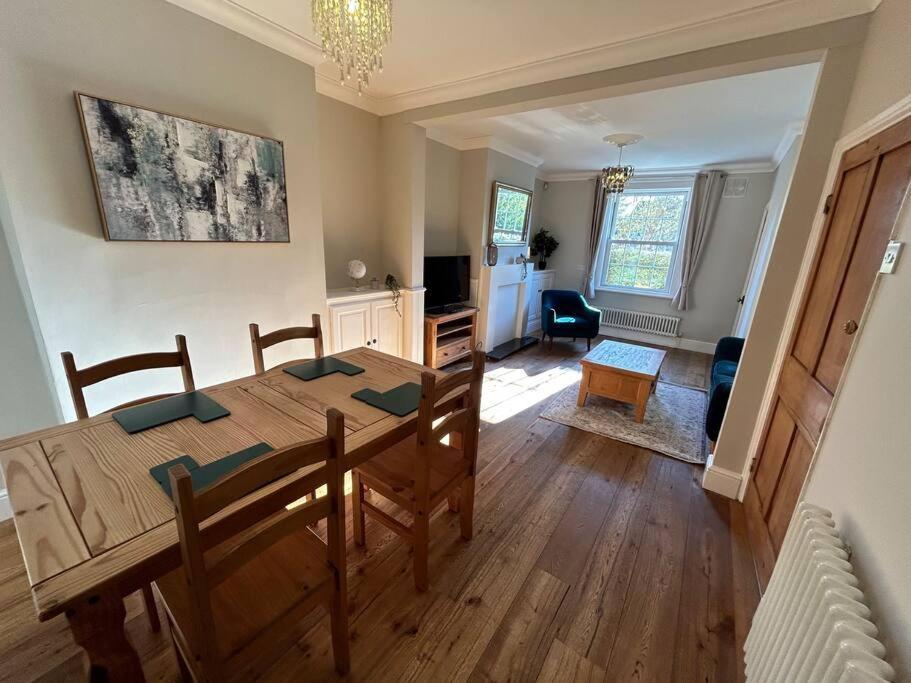2 Bedroom Full Of Character *