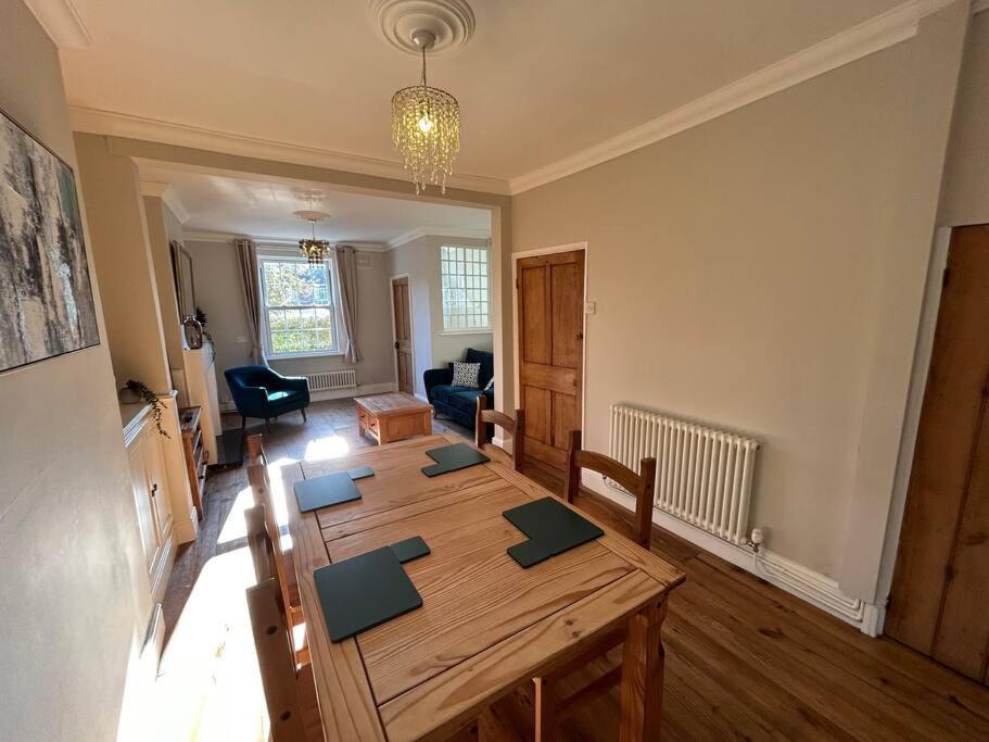 2 Bedroom Full Of Character Nantwich
